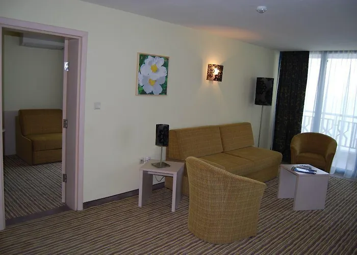 Хотел Slavuna 4*